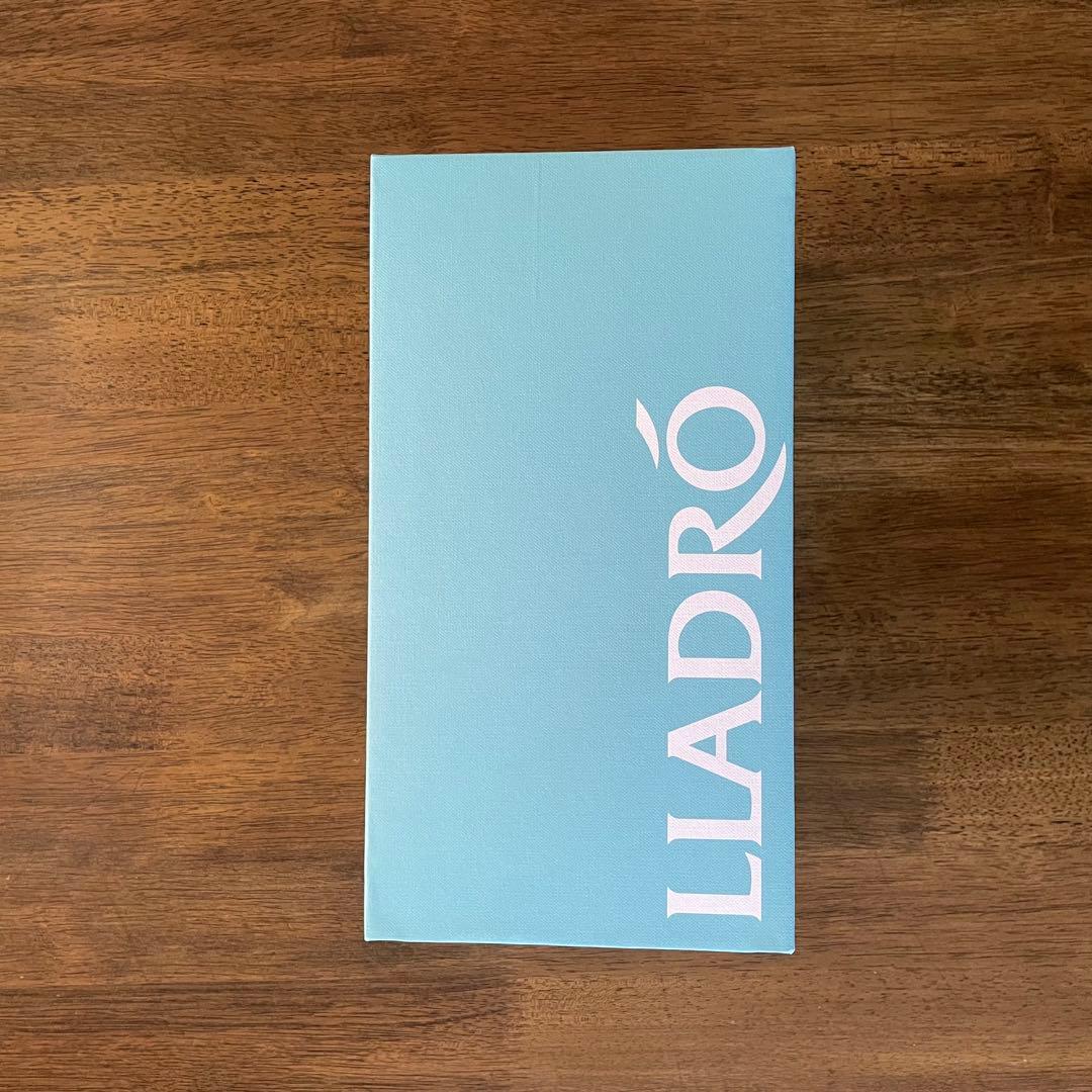 良太です。リヤドロ　「素敵なお花」 新品未使用