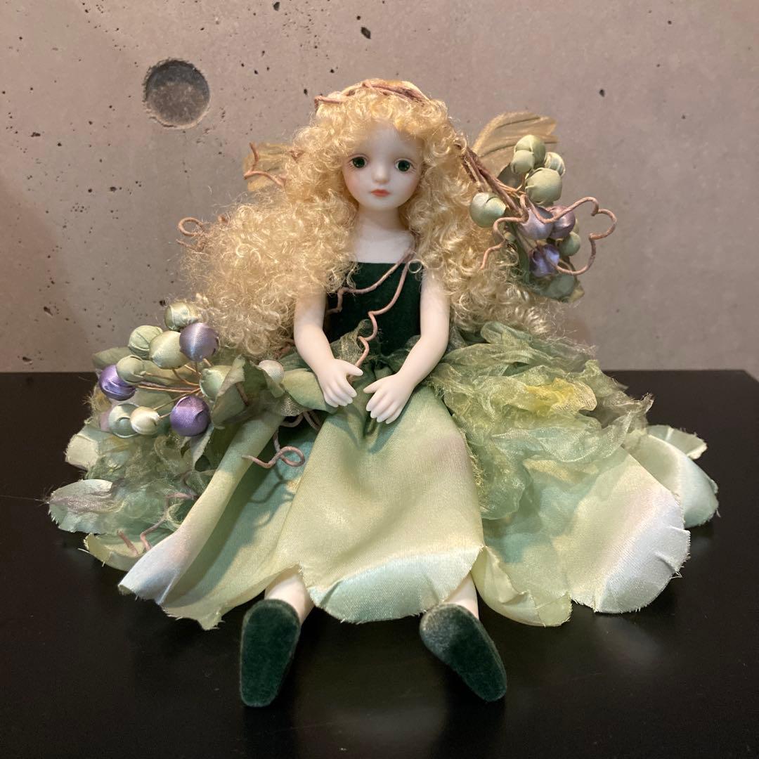 花の装飾付き妖精人形　若月まり子