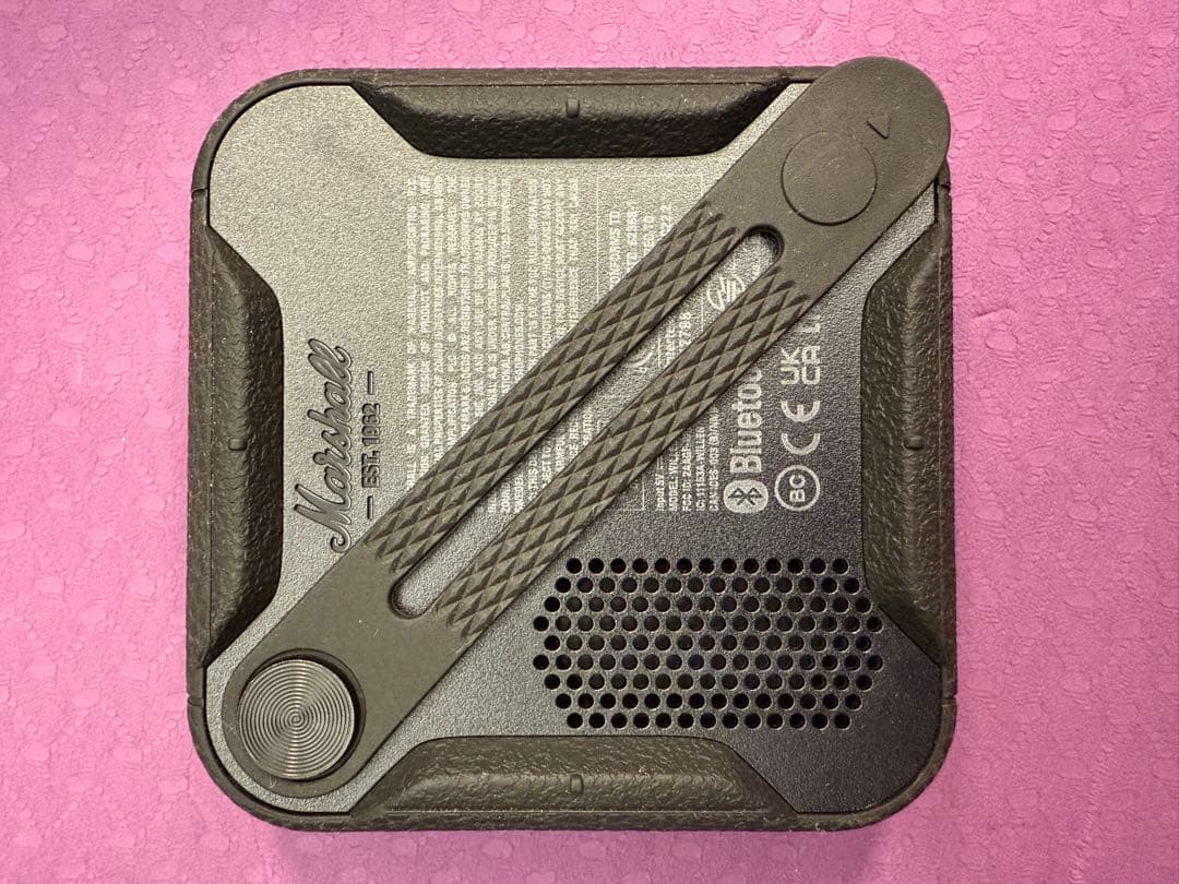 ポータブルスピーカー Willen Black and Brass