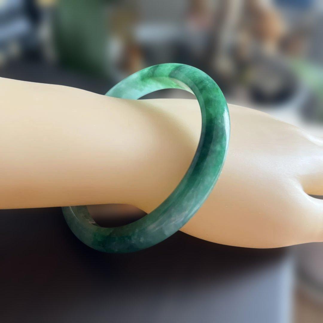 翡翠バングル 氷種翡翠バングル　氷種　ヒスイ　飄花　ミャンマー産翡翠 透明感