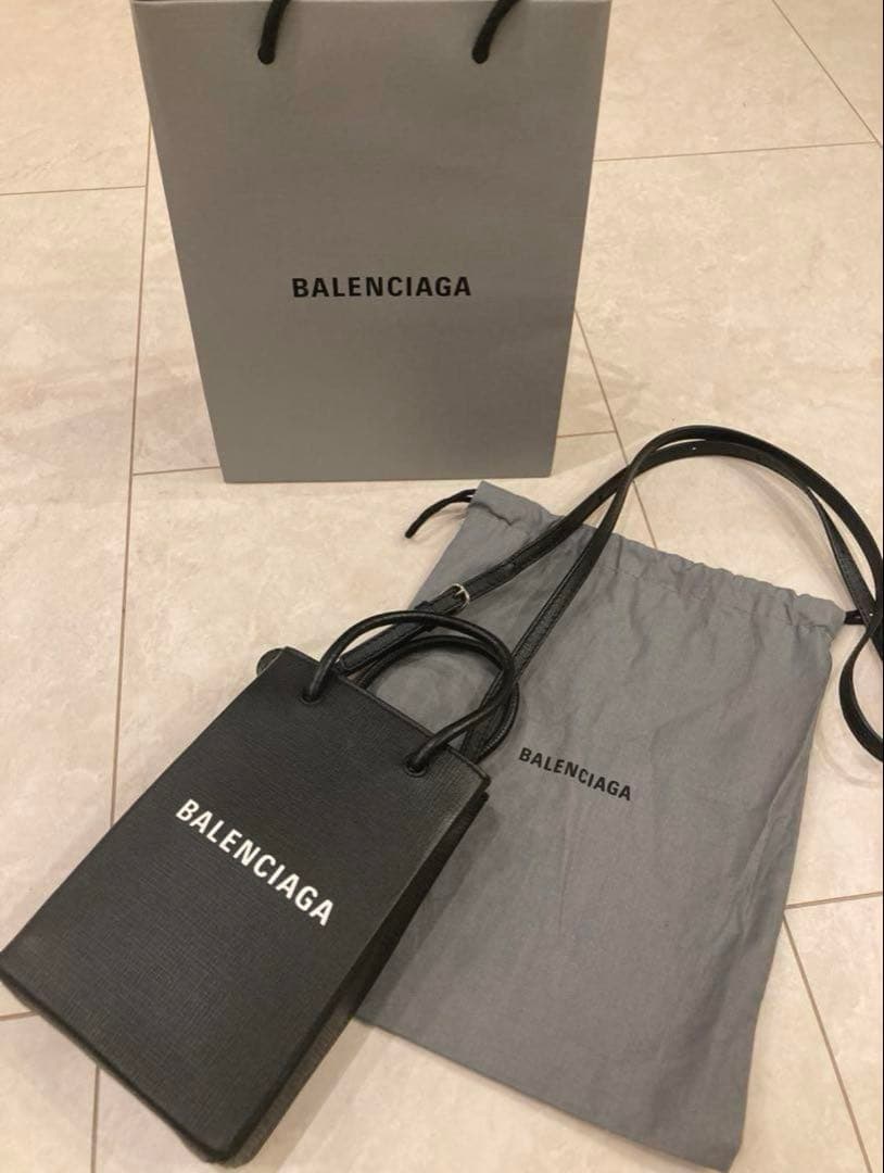 バレンシアガショルダーバッグ