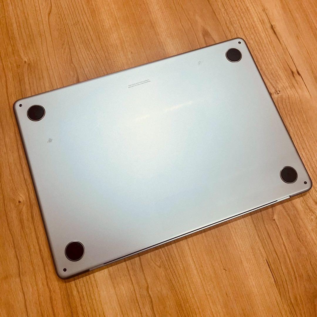 MacBook Air 13インチ 2022 メモリ16GB SSD512GB!