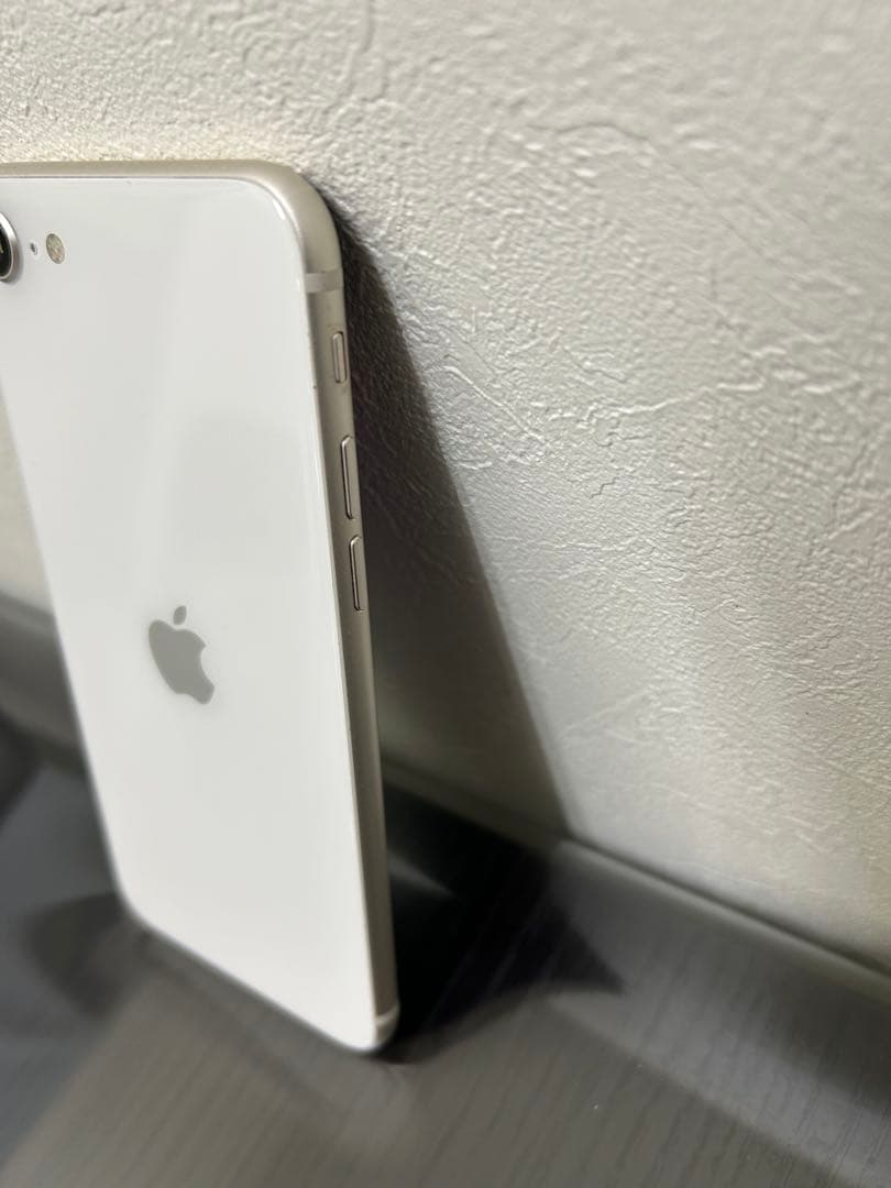 iPhone SE 第3世代 64GB