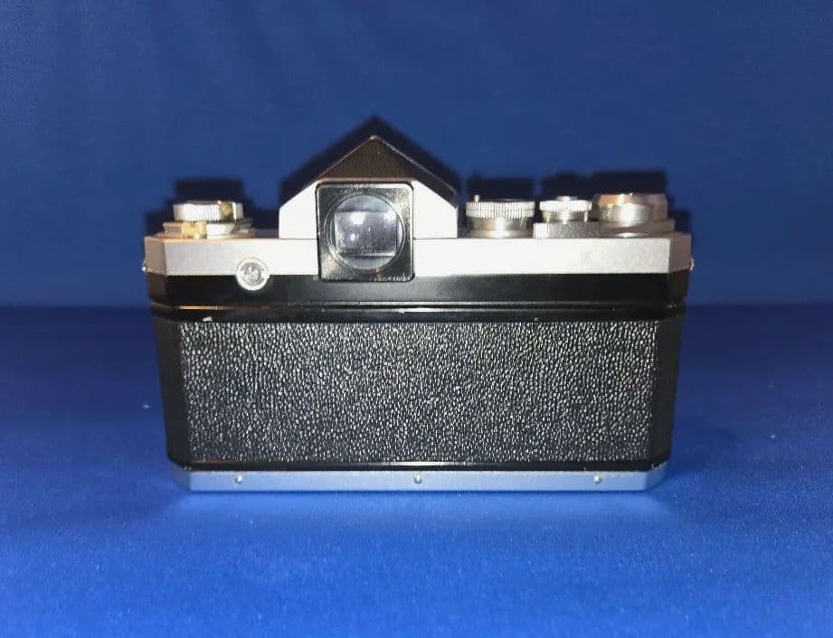 Nikon F 一眼レフ No71番と望遠レンズ