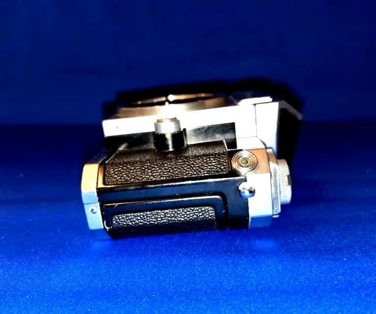 Nikon F 一眼レフ No71番と望遠レンズ