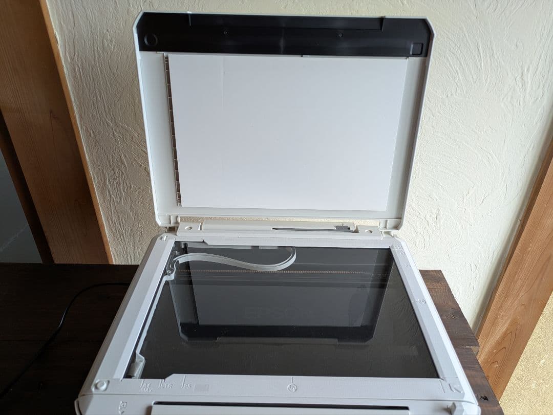 EPSONプリンター　EP-811AW