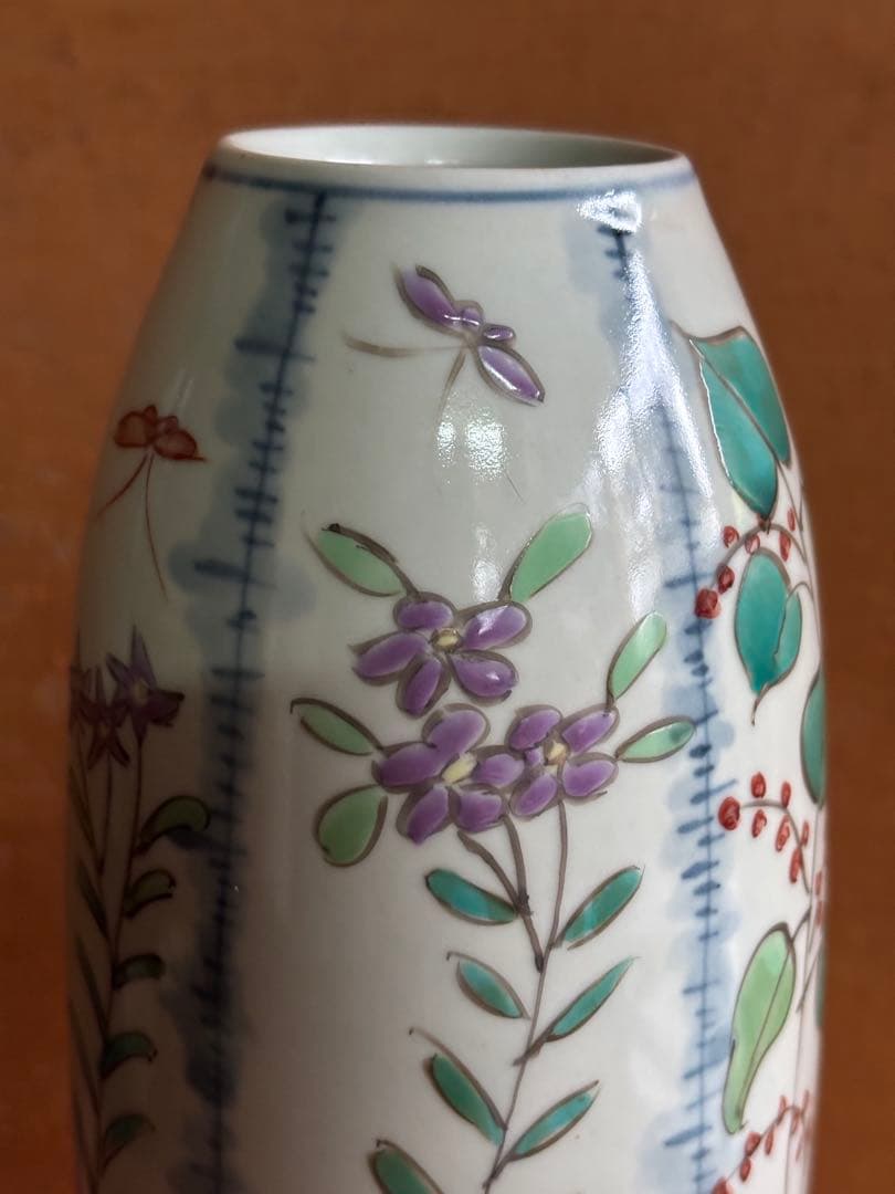 五代佐藤走波62才作色絵窓割萩犬草蝶文筒形花瓶　一点物　未使用