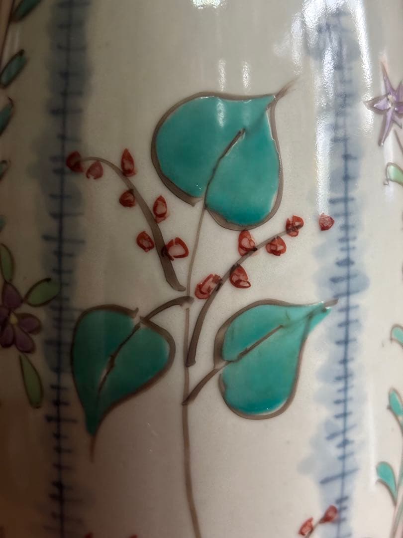 五代佐藤走波62才作色絵窓割萩犬草蝶文筒形花瓶　一点物　未使用