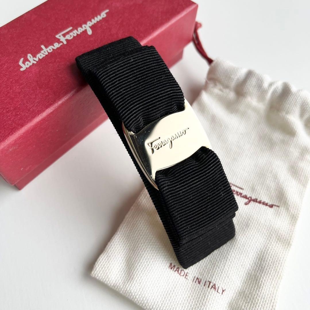 新品保管✨フェラガモ バレッタ ヴァラリボン ブラック ゴールド