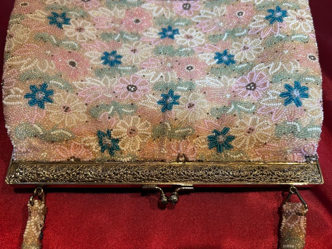 ❤️和装バッグ　総ビーズのヴィンテージ物です❣️レトロ好きな方にも❣️ドレスにも❣️