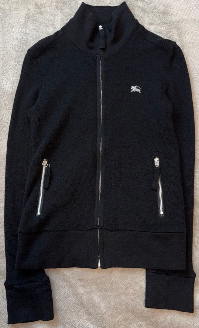 美品 バーバリーブルーレーベル ジップアップニット ノバチェック 日本製 刺繍