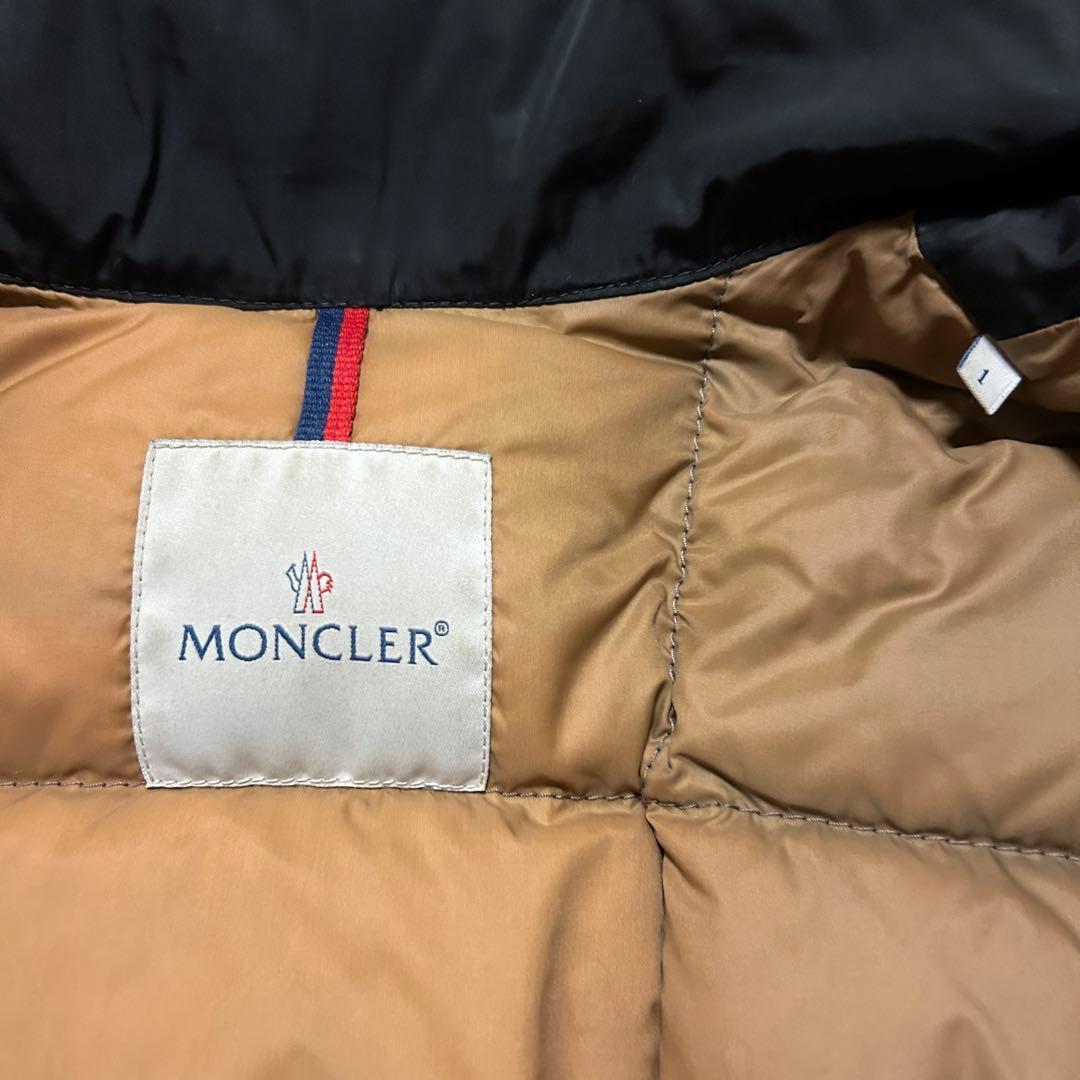 【】 モンクレール ダウンジャケット ブラック 激レア　肩ロゴ
