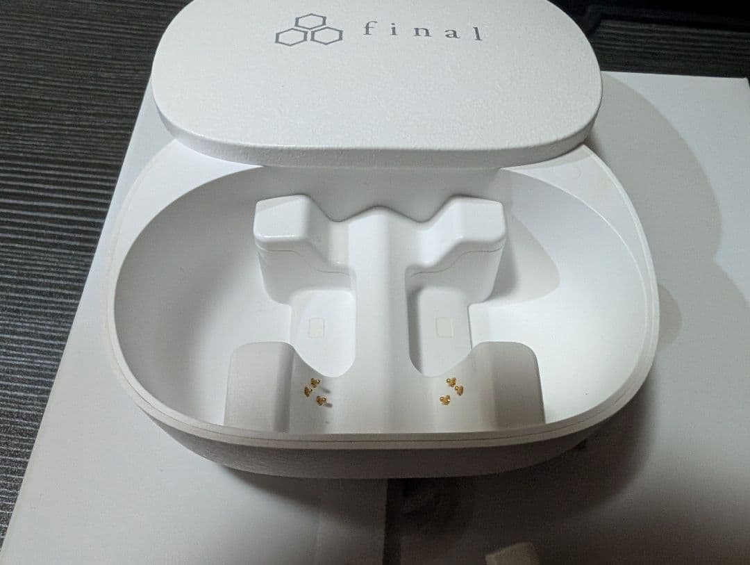 final ZE8000 ワイヤレスイヤホン ホワイト