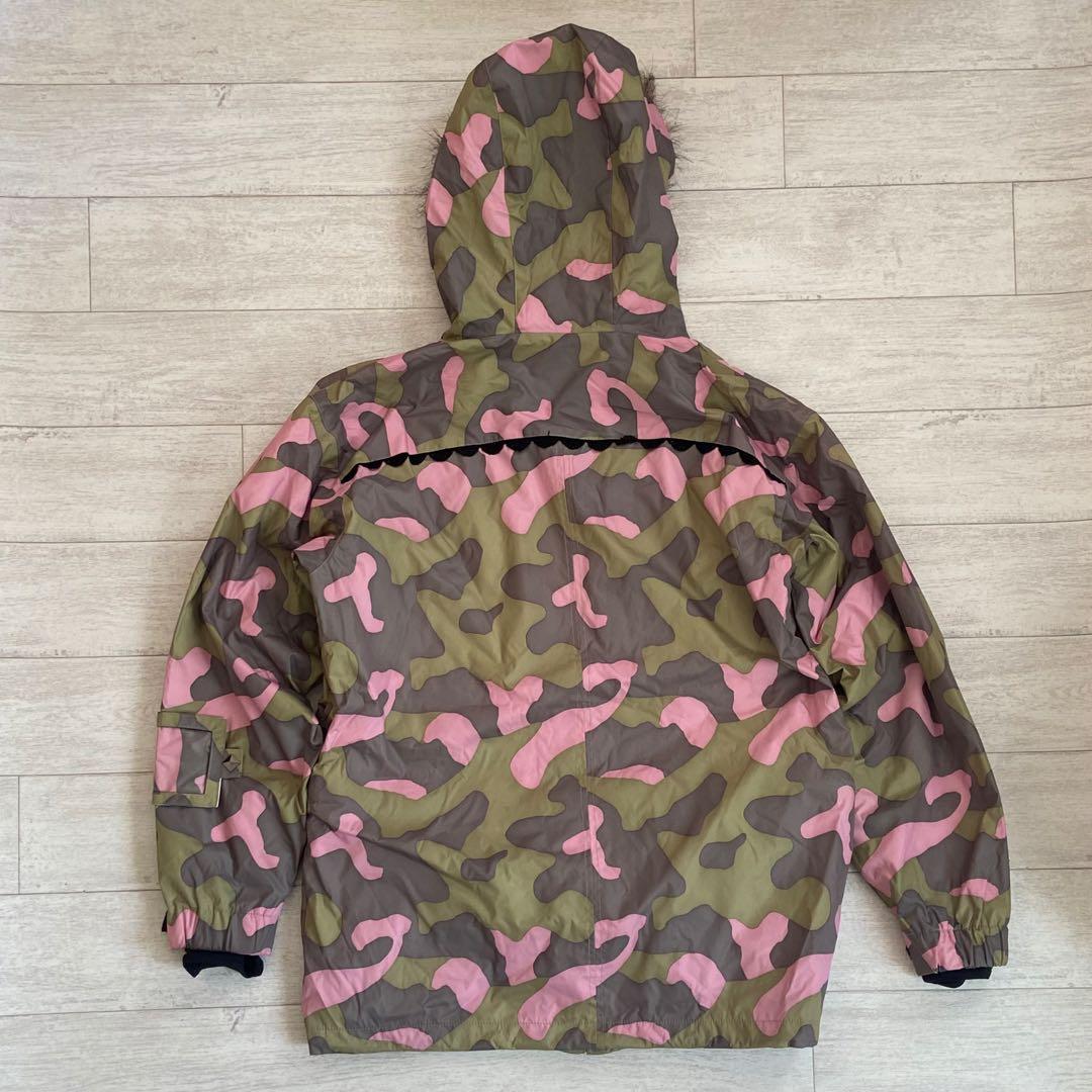 美品☆スノーボードウェアセット／カモフラージュピンク／スタッズ・レース・ファー付
