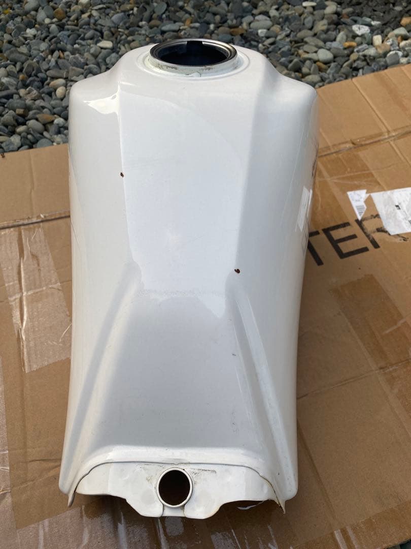 ヤマハセロー　バイクタンク ホワイト