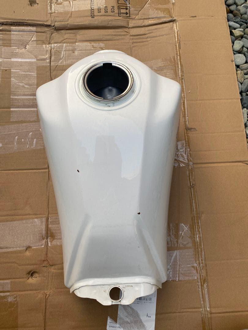 ヤマハセロー　バイクタンク ホワイト