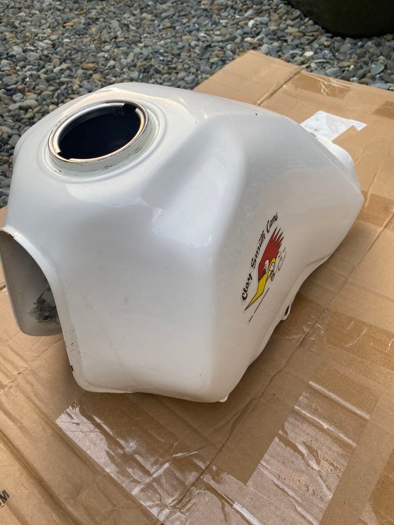 ヤマハセロー　バイクタンク ホワイト