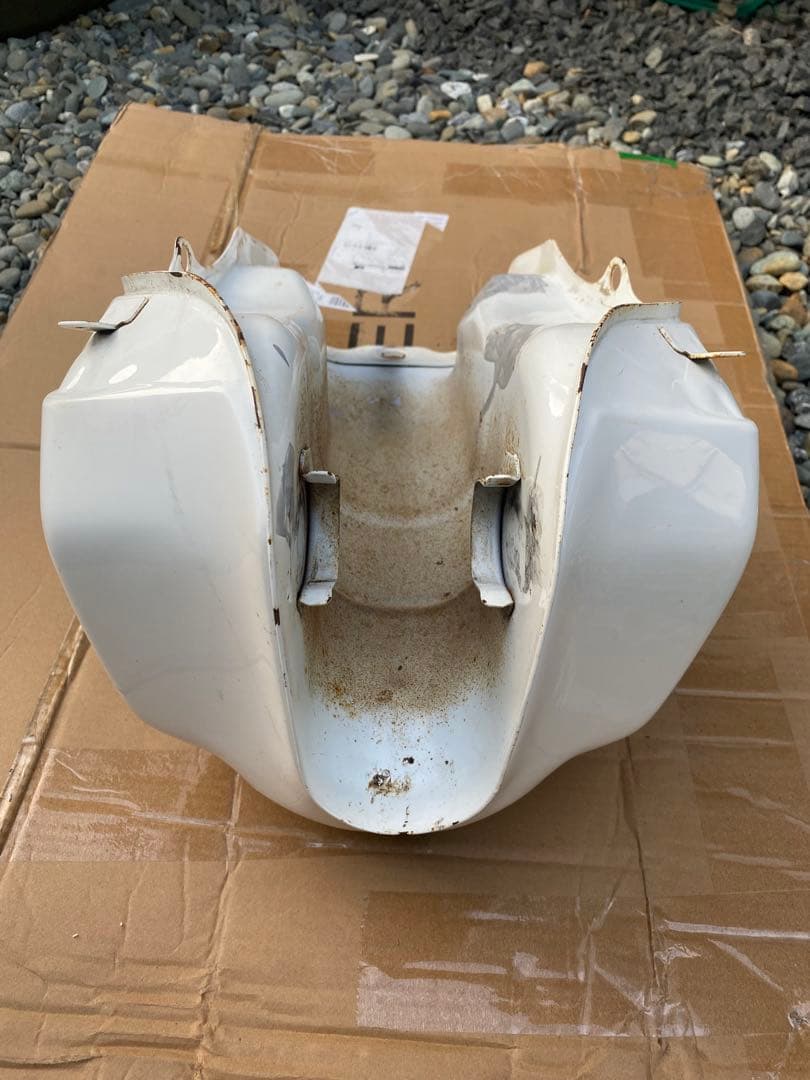 ヤマハセロー　バイクタンク ホワイト