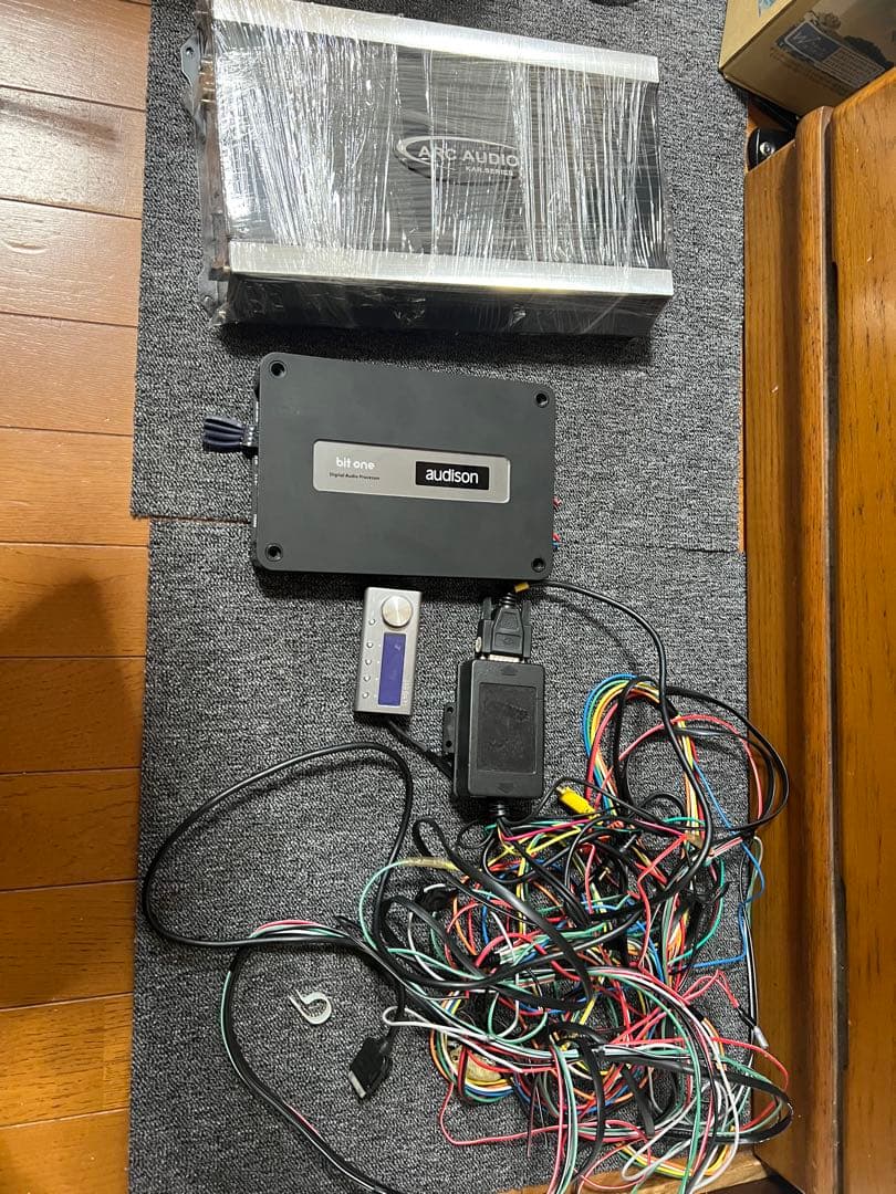 audison bit one & KPA-1000 セット