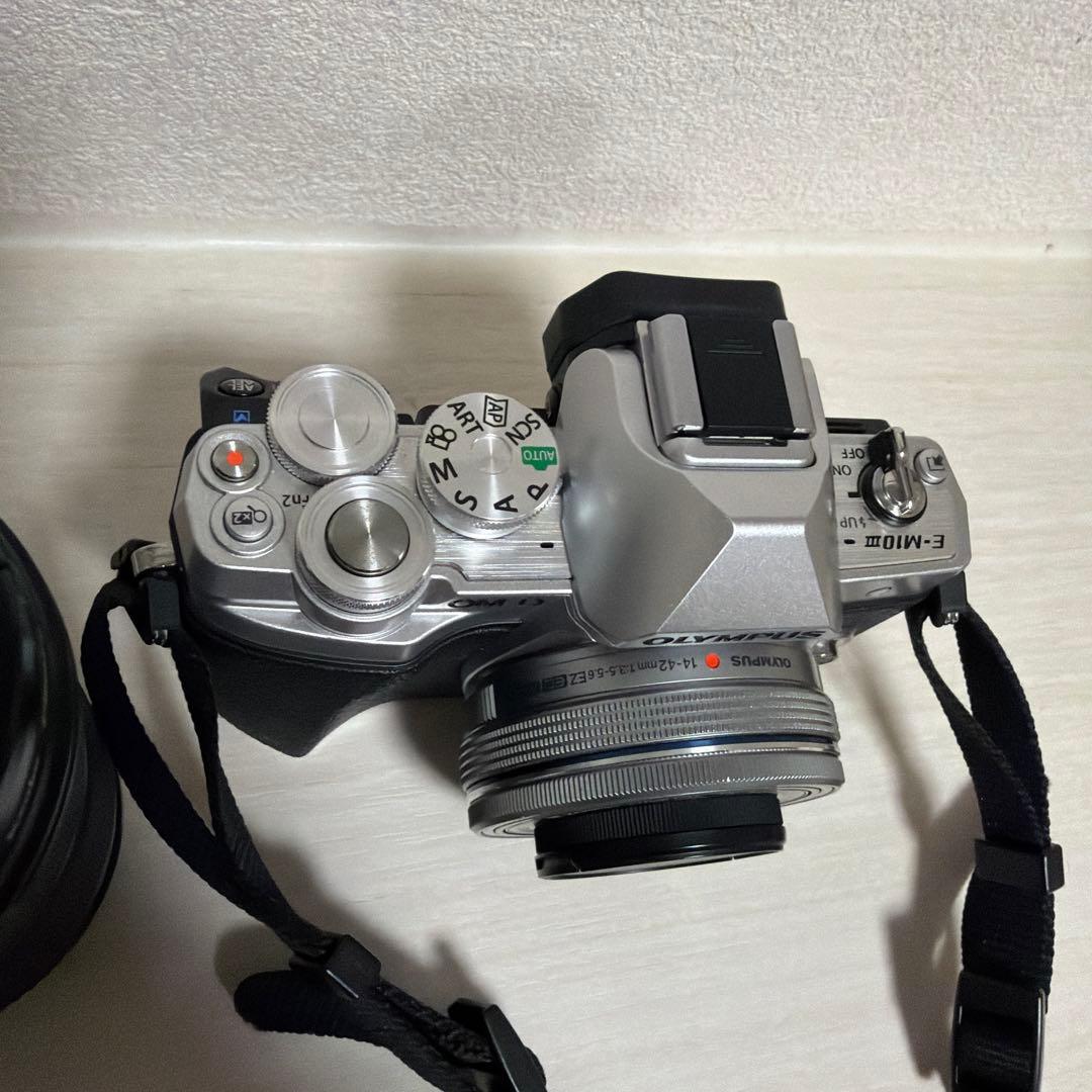 本日のみ値下げ！OLYMPUS OM-D E-M10 MarkⅢ 付属レンズ付き