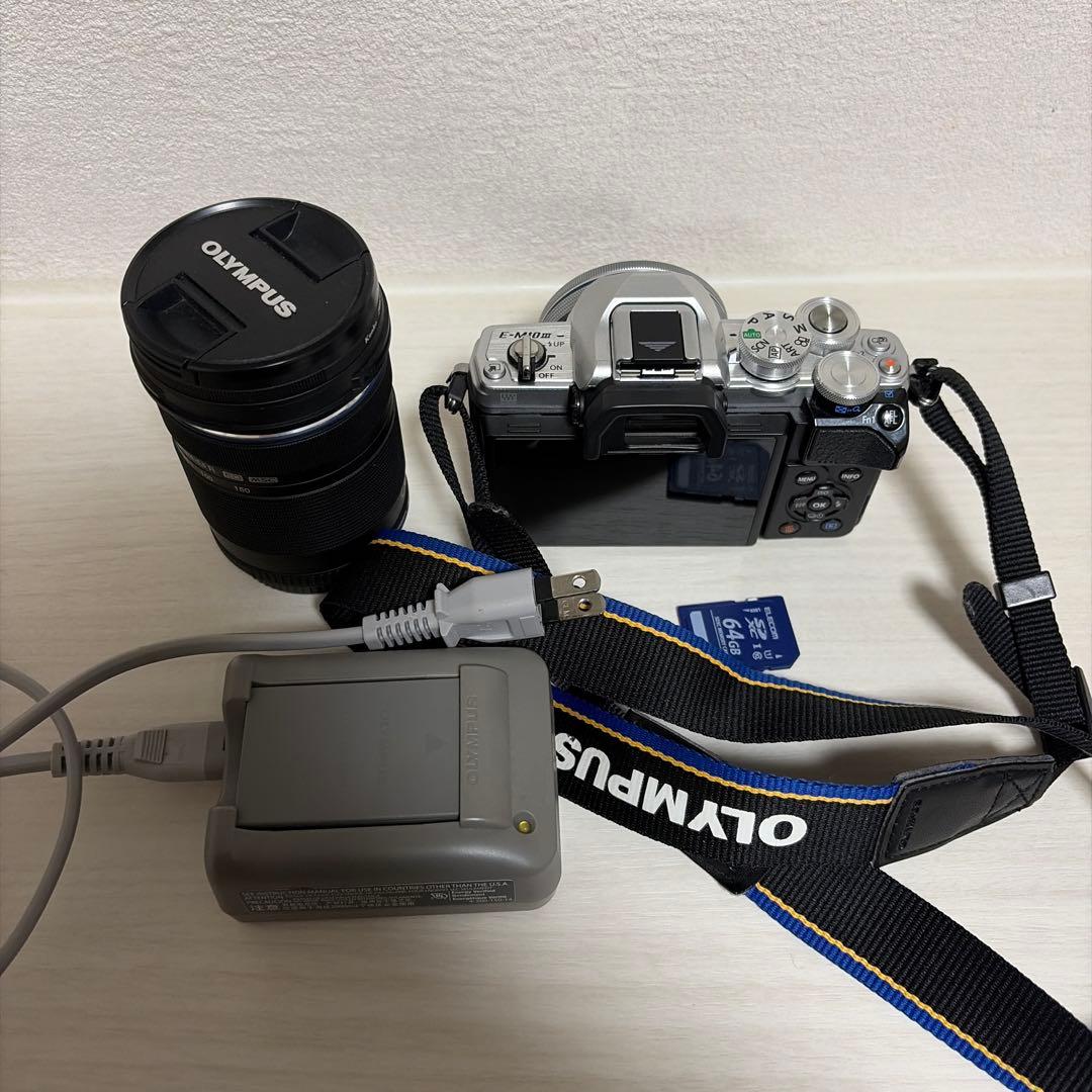 本日のみ値下げ！OLYMPUS OM-D E-M10 MarkⅢ 付属レンズ付き