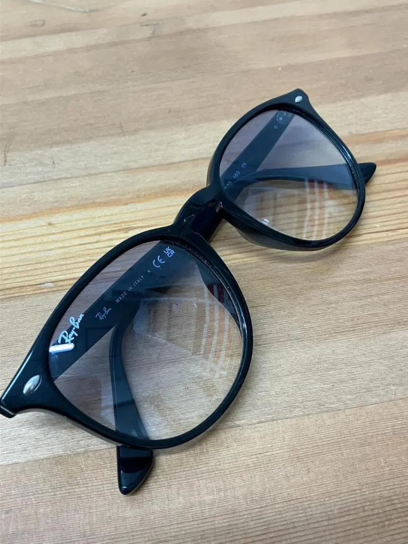 ほぼ未使用　Rayban　レイバン　RB4259-F　53□20　箱　ケース