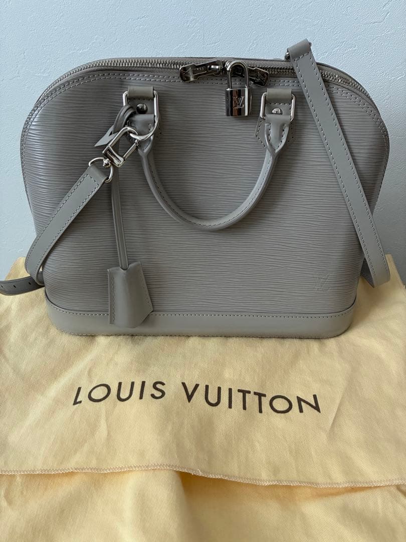 本日限定値下げ　ルイヴィトン エピ バッグ ショルダーベルトセット
