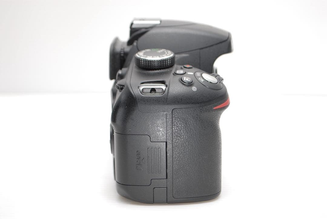 ⭐︎Nikon D3200⭐︎付属品豊富 コンパクトで軽量モデル 望遠レンズ付き