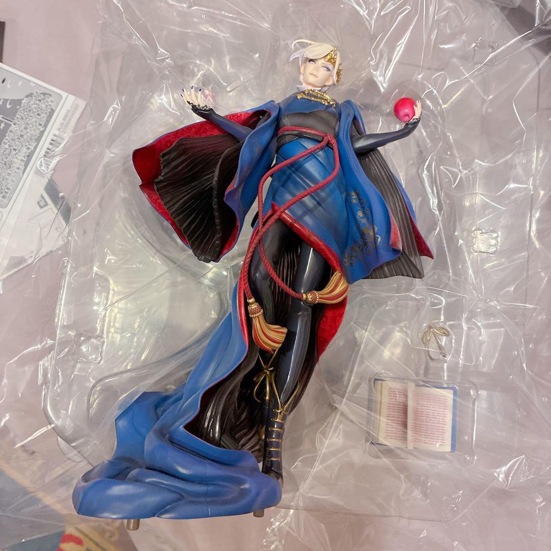 ツイステッドワンダーランド ヴィル・シェーンハイト　1/8スケールフィギュア