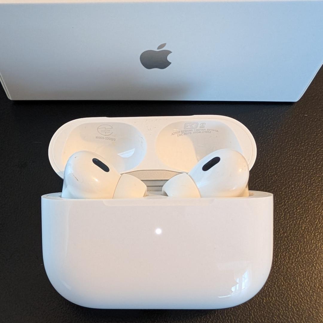 AirPods Pro 第2世代 MQD83J/A Lightning
