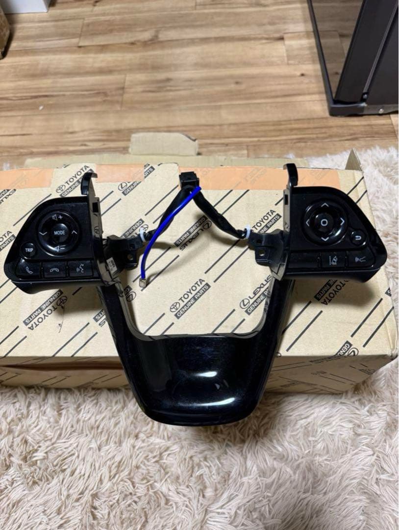 50 プリウス ステアリングスイッチ