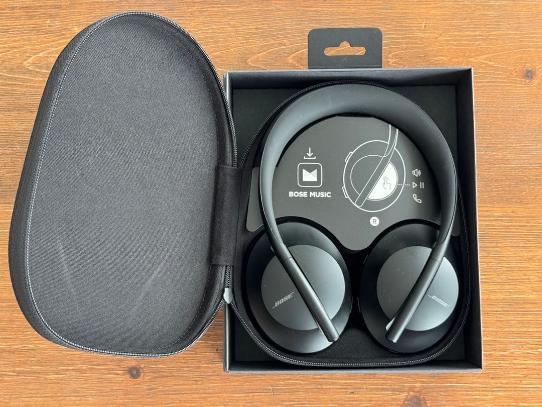 ほぼ新品Bose Noise Cancelling Headphones 700