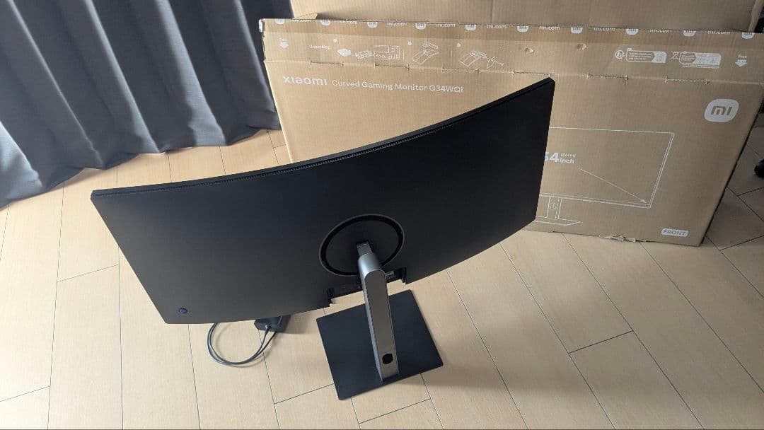 Xiaomi 34インチカーブドゲーミングモニター本体