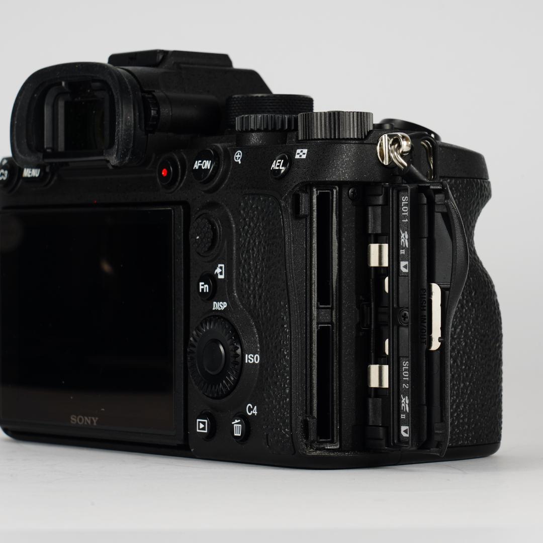 【圧倒的解像力】未使用級/SONY/α7R IV/4068回/バッテリー2個