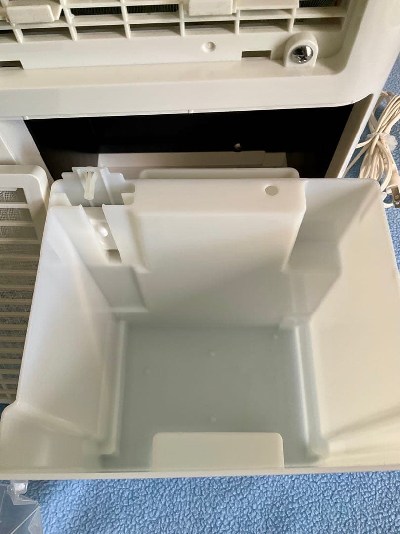 コロナ　衣類乾燥除湿機　2022年製　乾燥機　除湿機