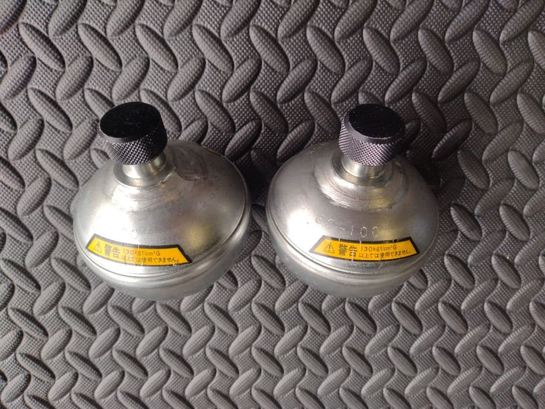 NOKアキュムレータ２個　ローライダー ハイドロ