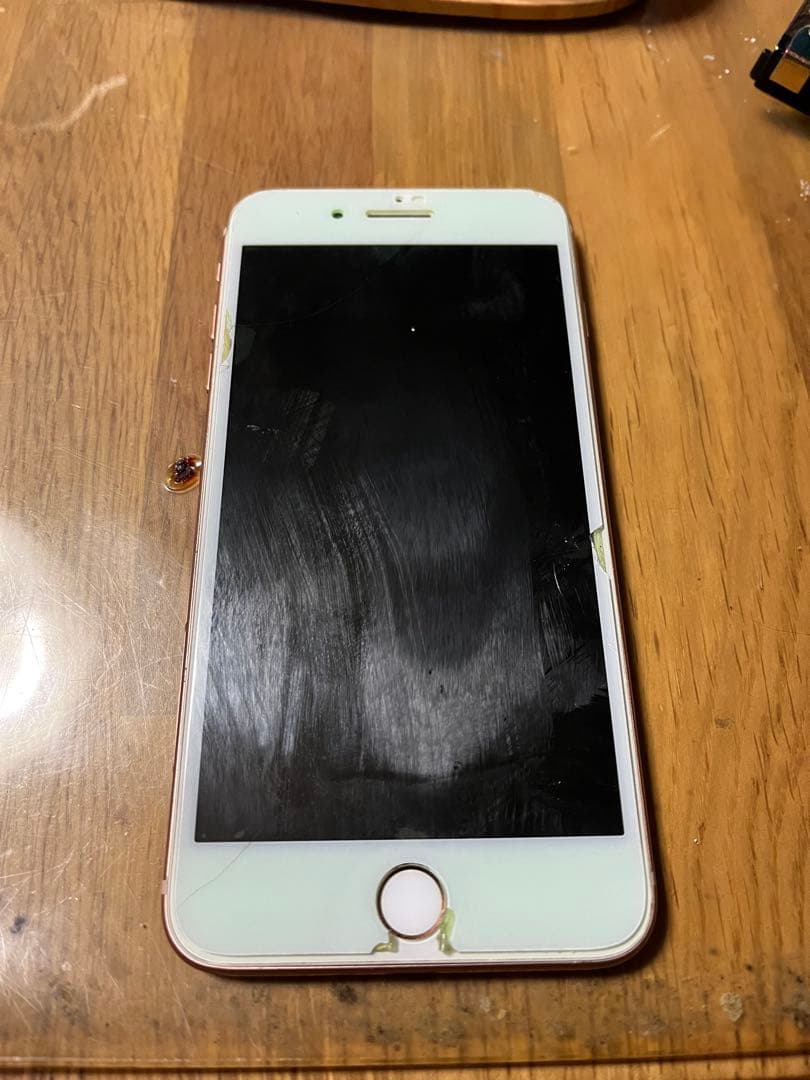 Apple iPhone 8 Plus ローズゴールドケース付