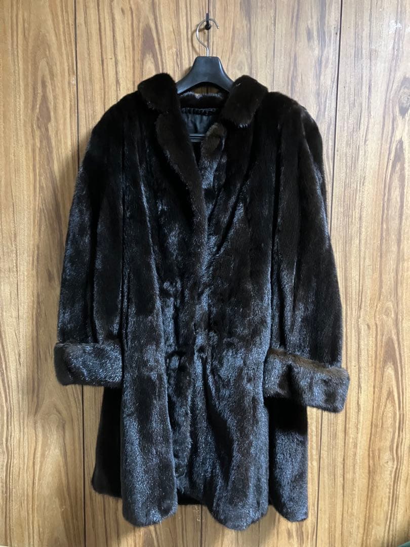 極美品 BLACKGLAMA ミンク ファーコート 裾刺繍デザイン　シリアル有