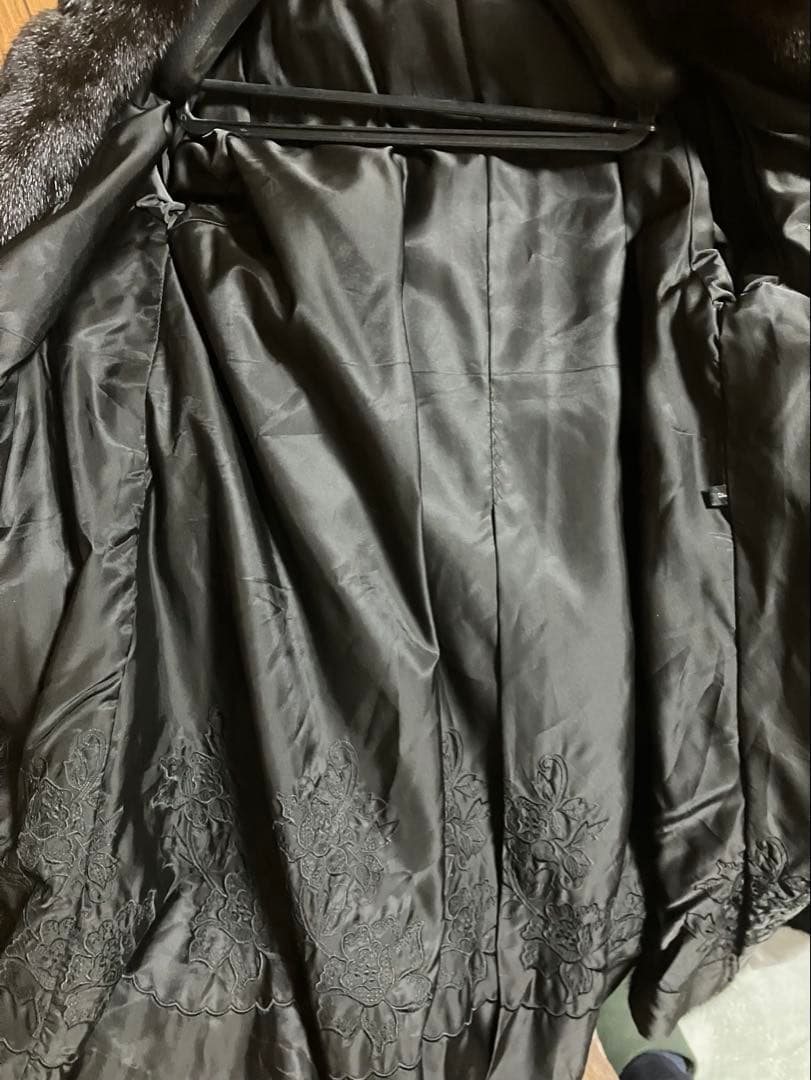 極美品 BLACKGLAMA ミンク ファーコート 裾刺繍デザイン　シリアル有