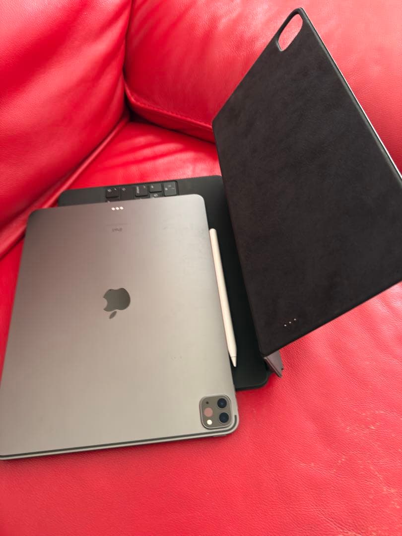 Apple iPad Pro 12.9インチ + Magic Keyboard