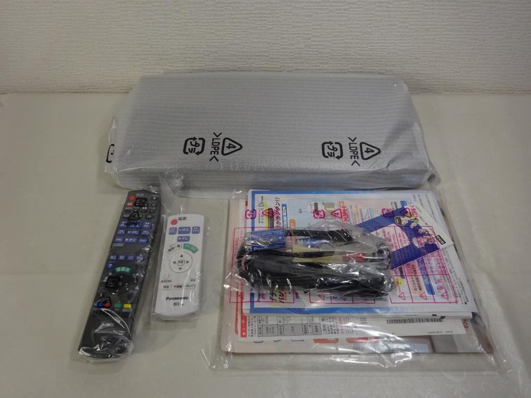 0111Y【未使用】Panasonic ブルーレイレコーダーDMR-BRT300