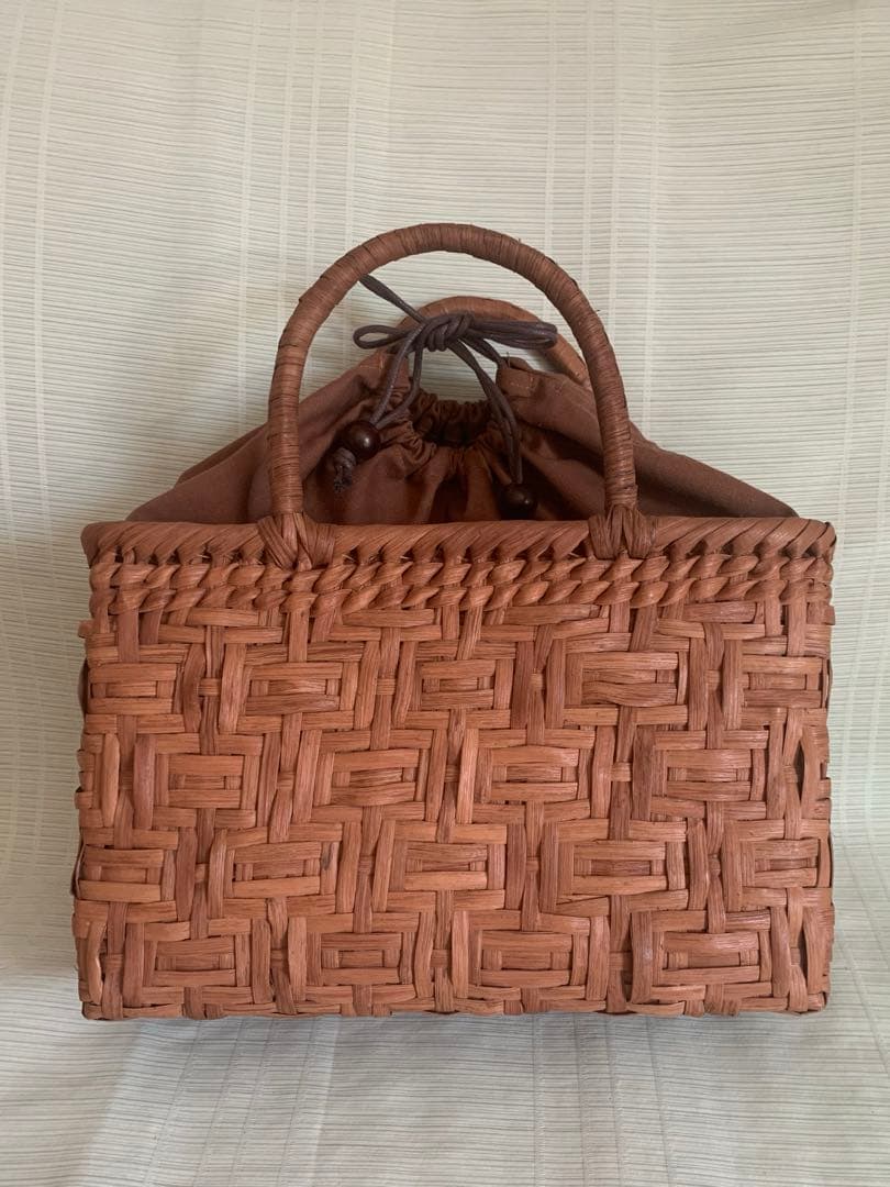 新入荷 新品 長野産 サイズM 職人手編み　連続網代編み　山葡萄籠バッグ