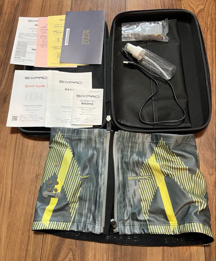 SIXPAD パワースーツコアベルト　M コントローラー付き