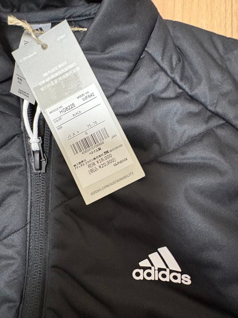 今日まで限定値下げ　Sサイズadidas 中綿ゴルフ　セットアップ黒