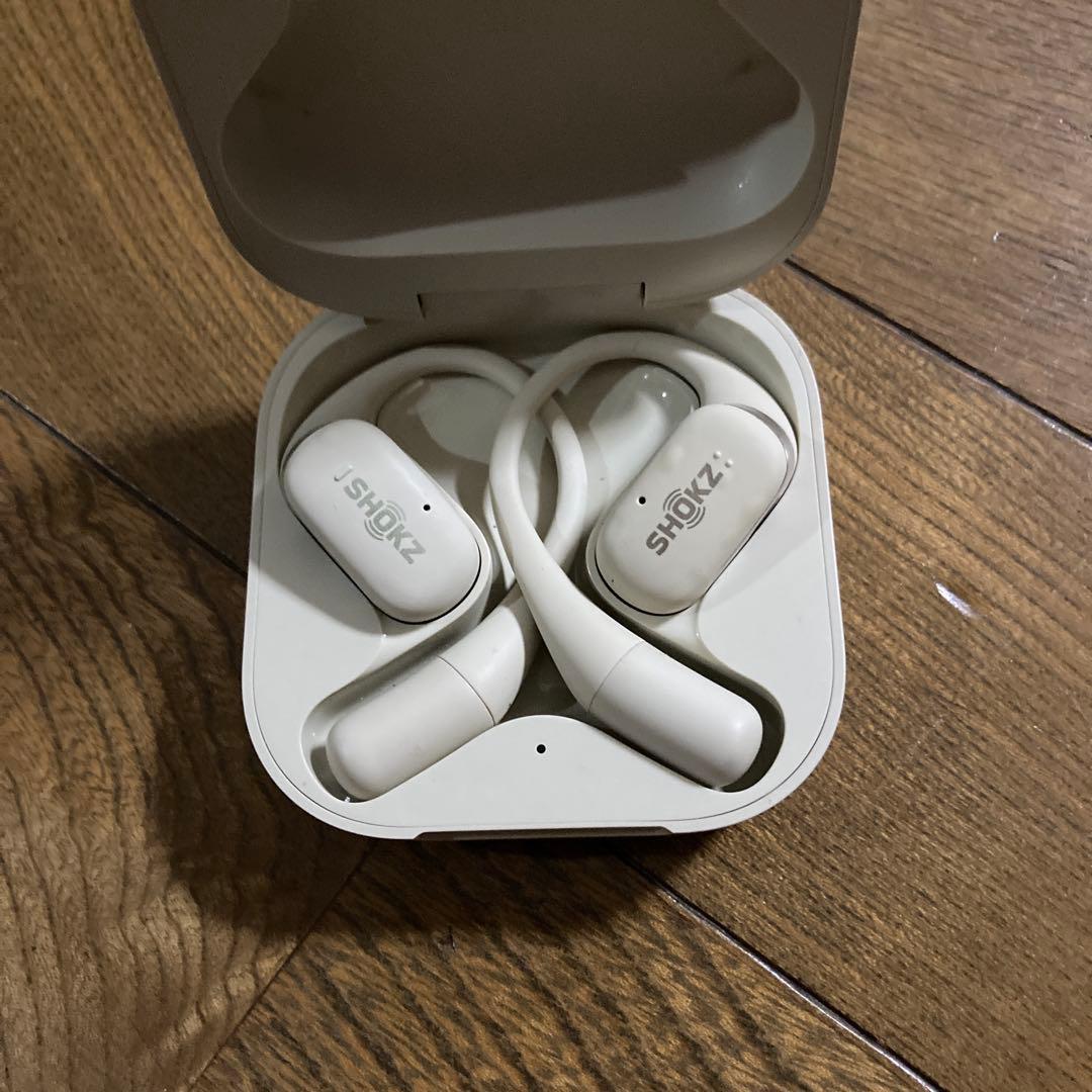 【ジャンク品】Shokz 骨伝導イヤホン ホワイト 充電ケース付き