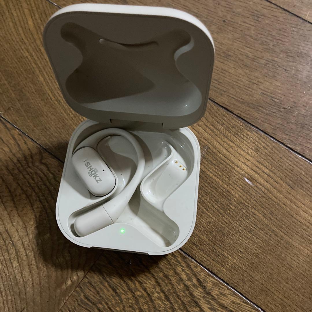 【ジャンク品】Shokz 骨伝導イヤホン ホワイト 充電ケース付き