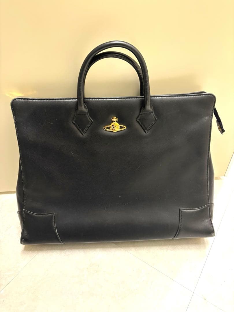 ヴィヴィアンウェストウッド 黒レザービジネスバッグ