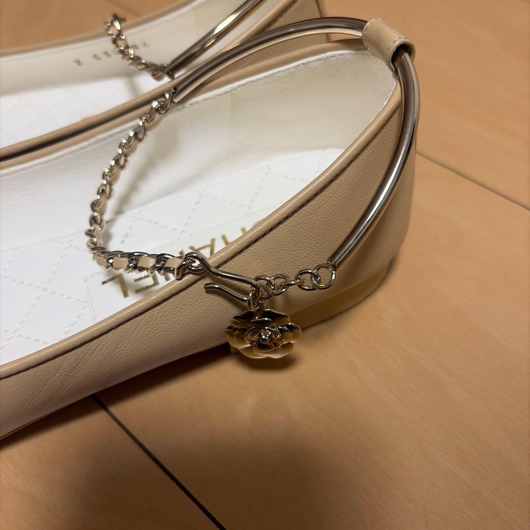 CHANEL ベージュ チェーン付きバレエシューズ
