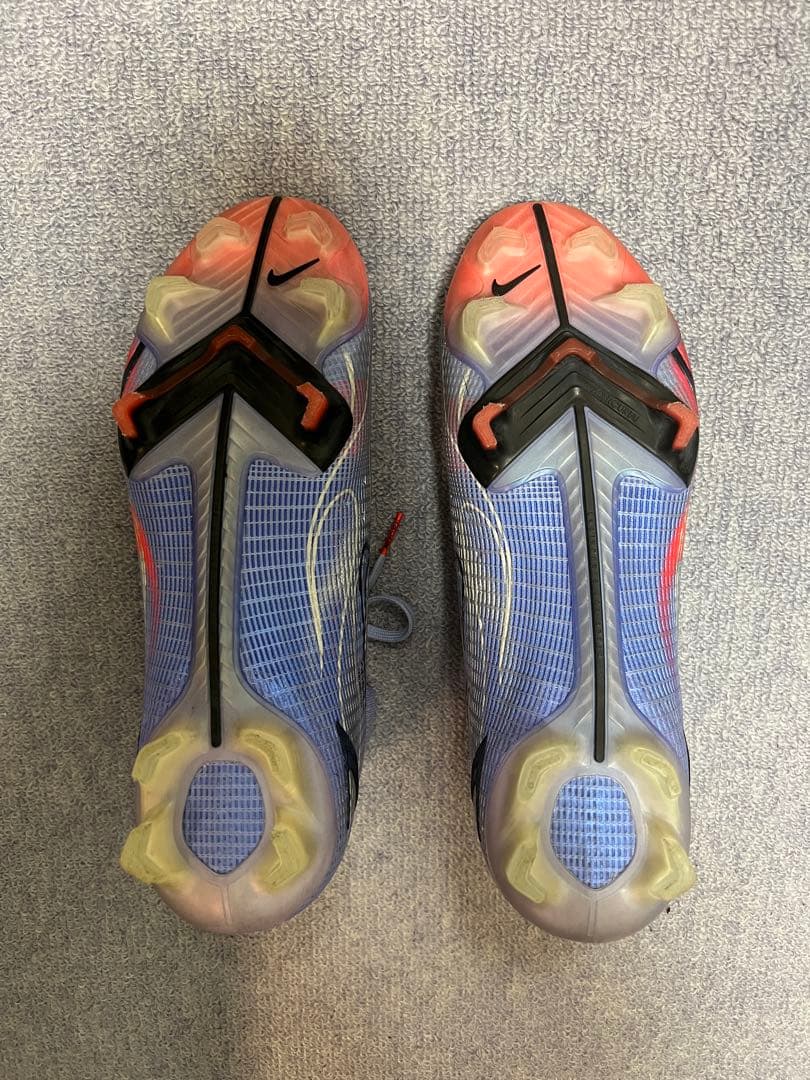 (美品)Nike Mercurial ハイカットサッカーシューズ グレー/レッド