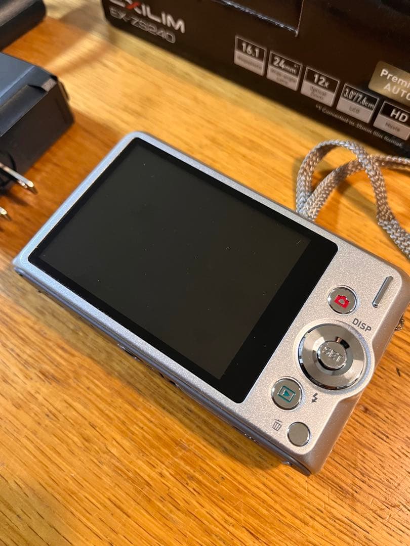 【極美品】 CASIO EXILIM EX-ZS240 動作確認済み